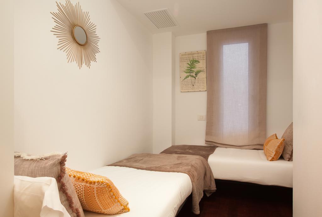 Click&Flat Europa Fira Apartments L’Hospitalet de Llobregat Exterior foto