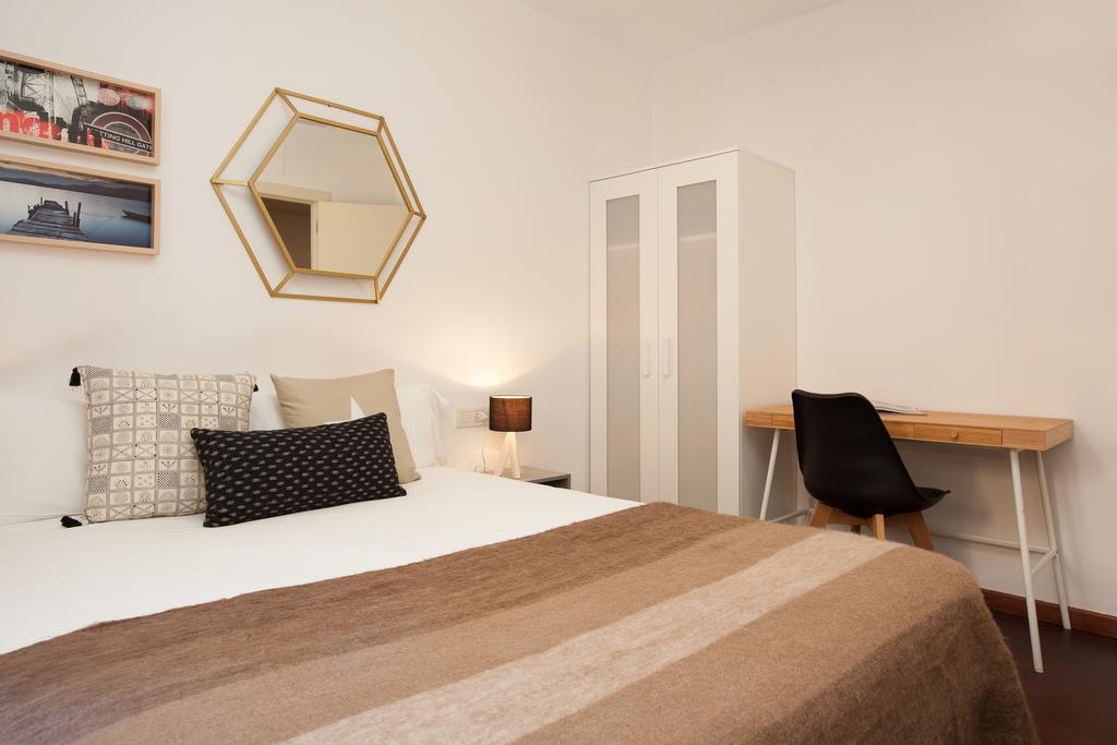 Click&Flat Europa Fira Apartments L’Hospitalet de Llobregat Exterior foto